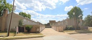 1477 Springrock Ln Unit 12, Houston, TX 77055