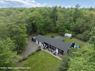 119 Cedar Dr, Kerhonkson, NY 12446