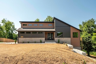 1512 W Parkview Ave, Ozark, MO 65721