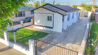 9218 Hooper Ave, Los Angeles, CA 90002