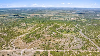 226 Hall Ln, Spicewood, TX 78669