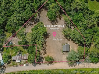 17880 Old Rd W, Versailles, MO 65084