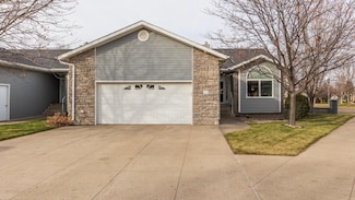 2200 Shoal Loop SE, Mandan, ND 58554