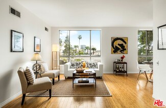 622 S Barrington Ave Unit 204, Los Angeles, CA 90049