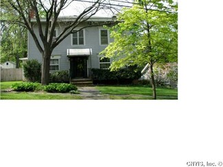 10 Seminary St, Union Springs, NY 13160
