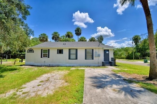 1104 E 8th St, Sanford, FL 32771