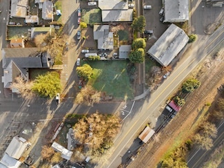 202 Arbor St, Rogue River, OR 97537