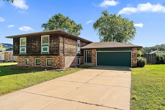 1152 S Ridge St, Crown Point, IN 46307