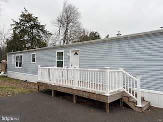 507 Maple Dr, Green Lane, PA 18054