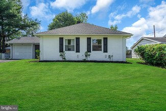 10 Placid Ln, Willingboro, NJ 08046