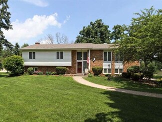 38W458 E Mary Ln, Saint Charles, IL 60175