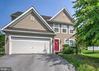 2 Cobble Ct, Middletown, PA 17057