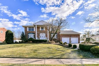 33 Overhill Dr, North Brunswick, NJ 08902