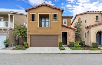 6095 E Bishop Ln, Fresno, CA 93727