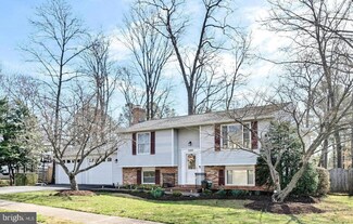12819 Framingham Ct, Herndon, VA 20171