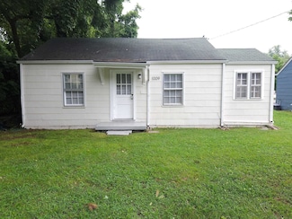 1009 Eaton St, Murfreesboro, TN 37130