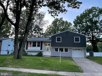 1030 Merrymount Ave N, Blackwood, NJ 08012