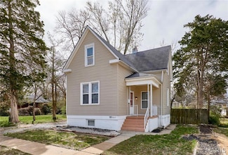7048 Raymond Ave, Saint Louis, MO 63130