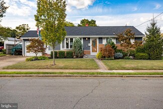 3 Fleetwood Dr, Trenton, NJ 08690
