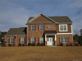 100 Hackamore Ln, Camden, SC 29020