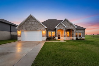 2040 Twin Lakes Blvd, West Columbia, TX 77486