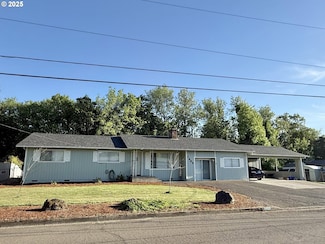 1689 NW Martin Ave, Roseburg, OR 97471