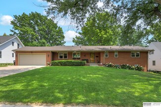 3715 S 49th St, Omaha, NE 68106