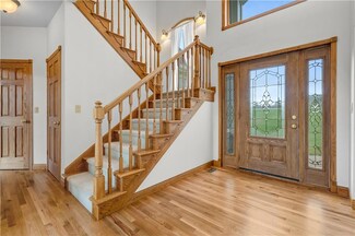 2277 Dakota Dr, Pella, IA 50219