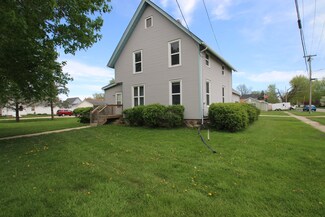 105 E Grove St, Capron, IL 61012