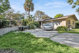 2900 Woodbridge Ln, Orlando, FL 32808