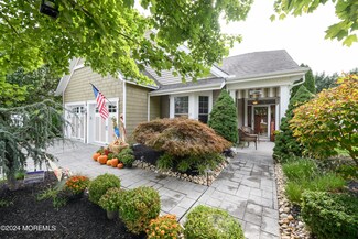 18 Iselin Ln, Oceanport, NJ 07757