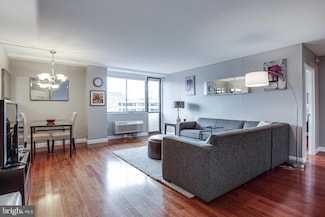 1325 18th St NW Unit 1005, Washington, DC 20036
