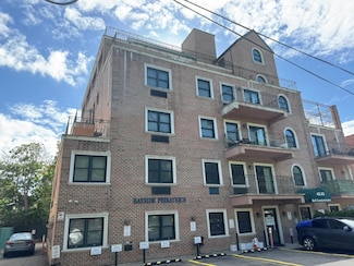 42-23 212th St Unit 3-C, Bayside, NY 11361