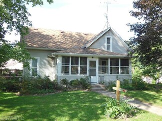 129 Cross St, Lawrence, MI 49064