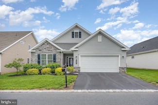 226 Loyal Dr, Mechanicsburg, PA 17050