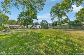 356 Fairbrook St, Northville, MI 48167