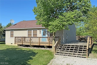 205 Lower Cliff Dr, Kelleys Island, OH 43438