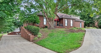 519 Pond Apple Rd, Clarksville, TN 37043