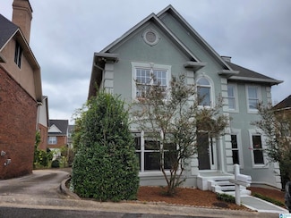 2826 Seven Oaks Cir, Vestavia, AL 35216
