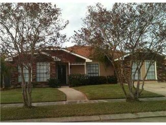11141 S Idlewood Ct, New Orleans, LA 70128