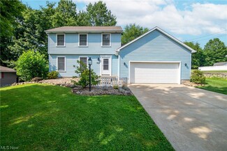 11 Willow Way, Canfield, OH 44406