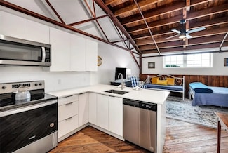 207 Gloucester St Unit 203, Brunswick, GA 31520
