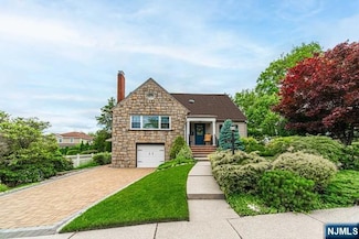 364 Rutland Ave, Teaneck, NJ 07666