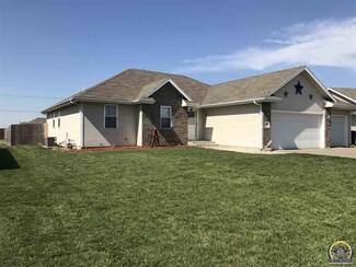 3326 SW 45th Ct, Topeka, KS 66610