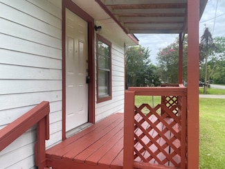 4617 3rd St, Bacliff, TX 77518