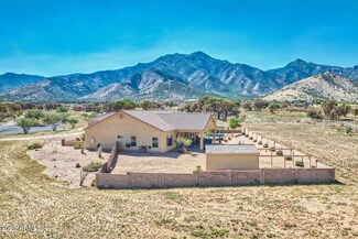 8955 S Bryerly Ct, Hereford, AZ 85615