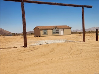 60824 Stagemans Rd, Landers, CA 92285