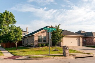401 Emerald Creek Dr, Fort Worth, TX 76131