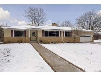 1591 1591 Garden Ave, Falcon Heights, MN 55113