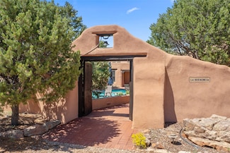 7 Camino Montuoso, Santa Fe, NM 87506